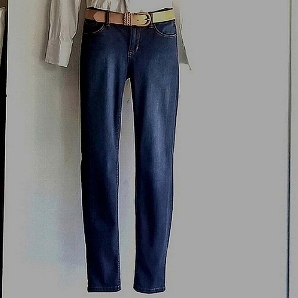 Sneak Peek Skinny Jeans - Picture 5 of 7